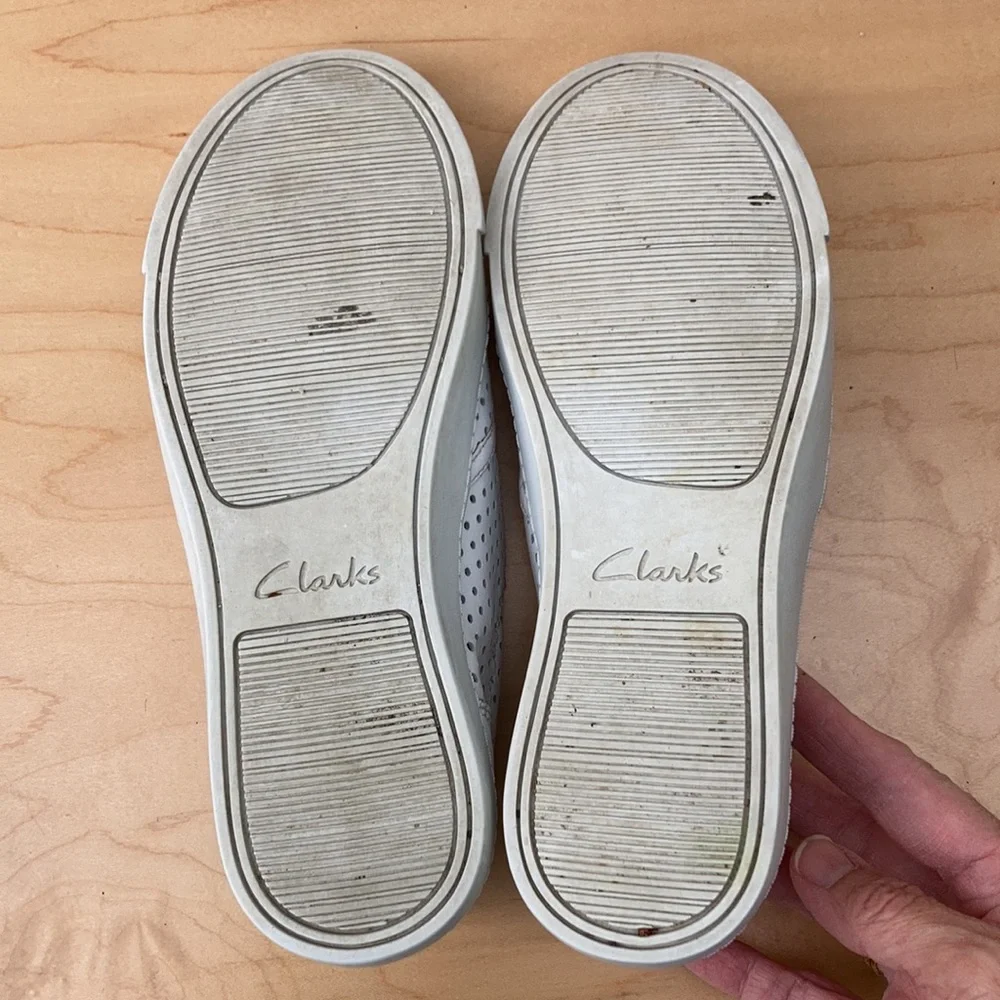 CLARKS Glove Puppet Loafer